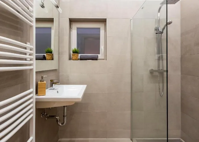 Modern Elegant Oasis - Steps To Opera & Basilica Будапешт