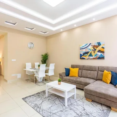 Апартаменты Modern Elegant Oasis - Steps To Opera & Basilica *